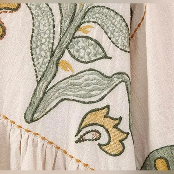 Sweet Clarise Embroidered Loose Fit Floral Mini Dress - Picture 12 of 14